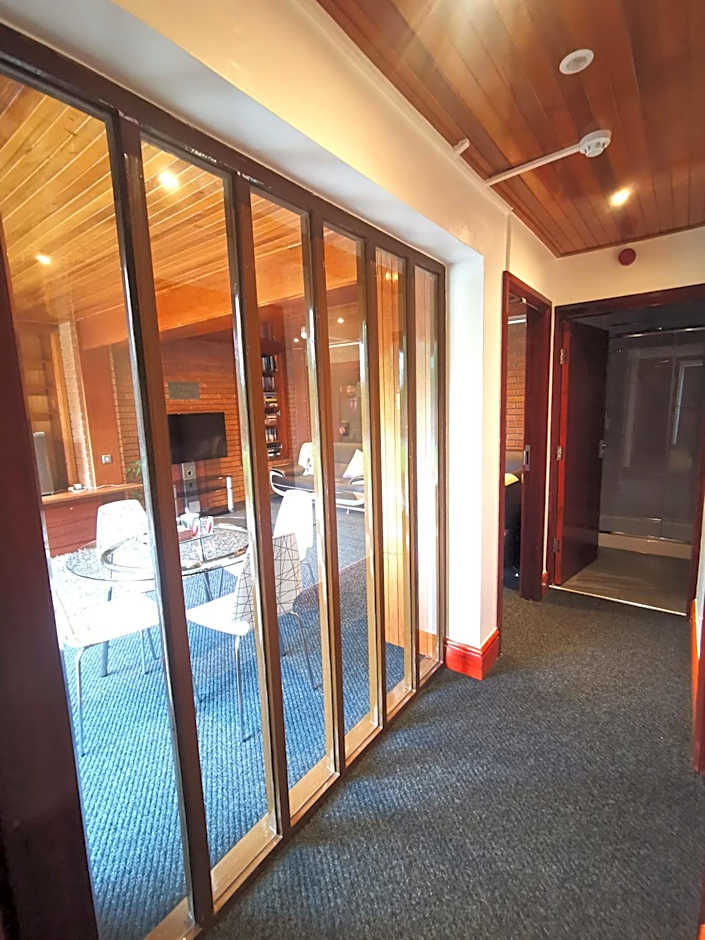 The Elmsleigh Suite at Claremont Hotel