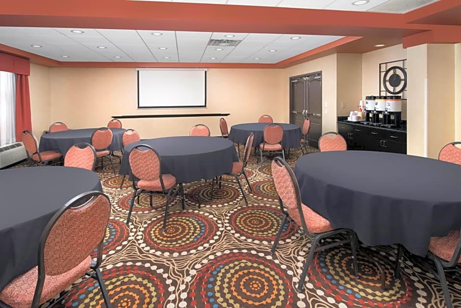 Hampton Inn Lenoir City