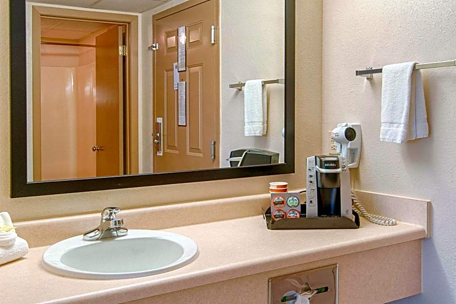Park Tower Inn