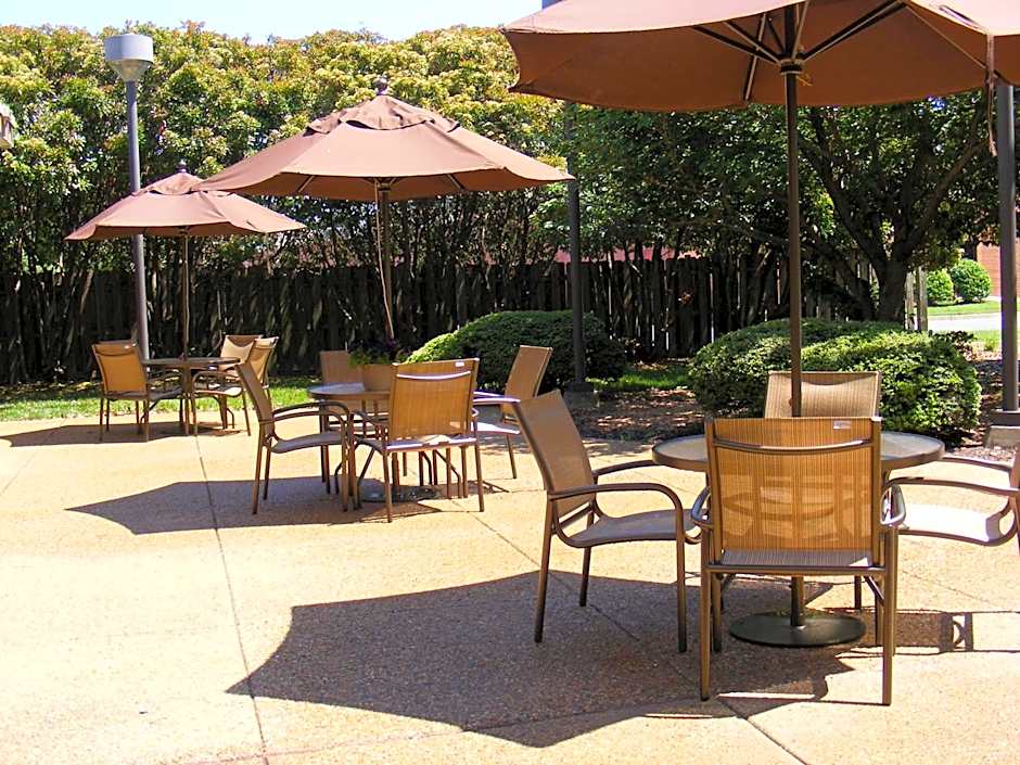 Holiday Inn Express Fredericksburg - Southpoint By IHG