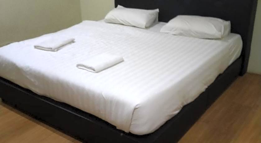 JAM Hotel Kota Warisan Near ERL Salak Tinggi Sepang