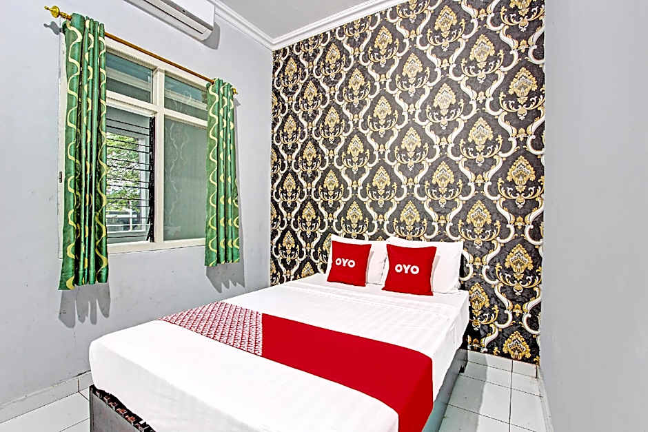 OYO 92287 Hotel Aji Mantoro