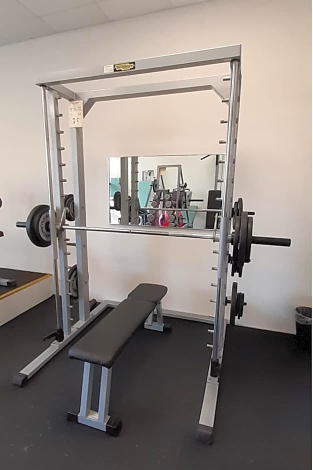 Sky High Hotel Airport 200 meters from the terminal