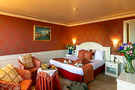 Deluxe Room - 3 Adults