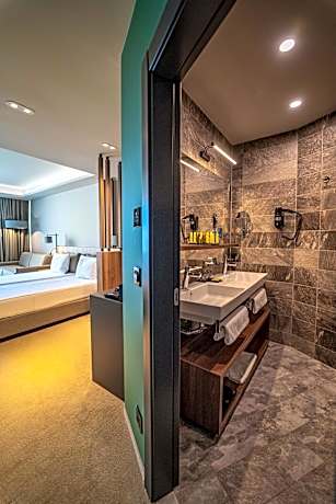 Suite Park view (2 Adults with 2 Children)