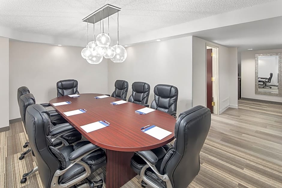 Holiday Inn Express Hotel & Suites Greenville-I-85 & Woodruff Road By IHG