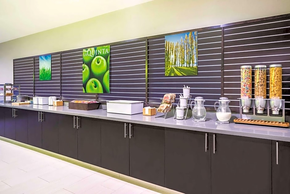 La Quinta by Wyndham Clifton Park