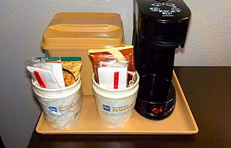 1 King Mobility Accessible Bathtub Microwave And Refrigerator Wi-Fi NSMK Continental Breakfast