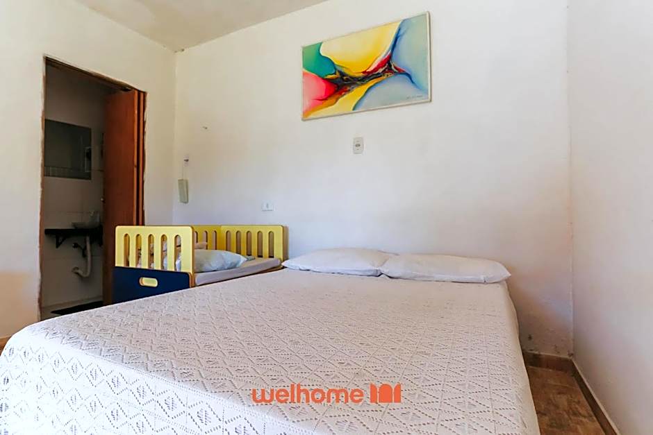 Casa em Cotia com piscina e área de lazer infantil