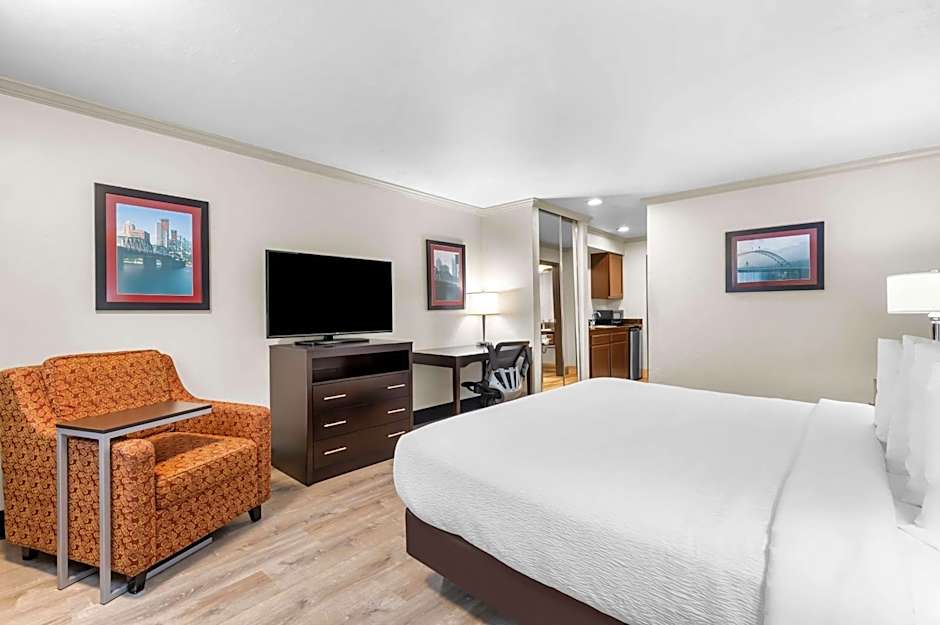 Best Western Plus Parkway Inn