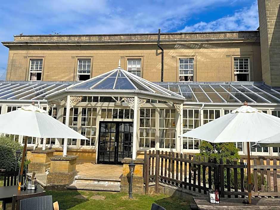 Manor Hotel by Greene King Inns