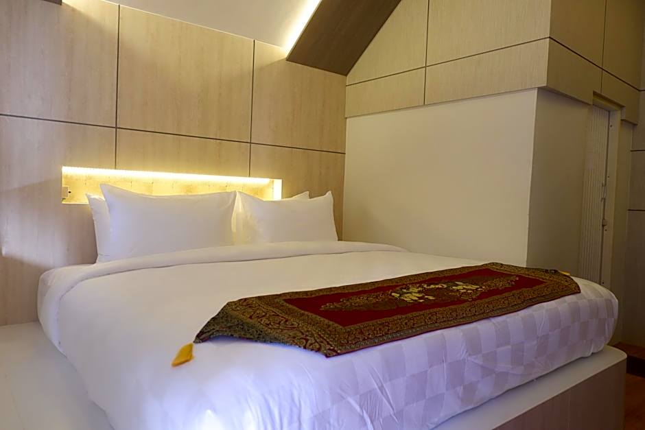 Charming Lipe Beach Resort