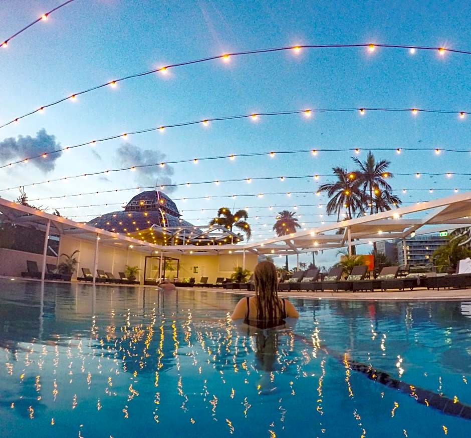 Pullman Reef Hotel Casino
