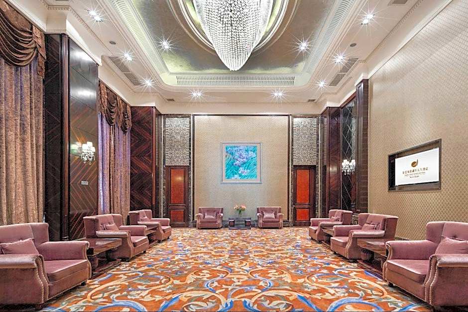 Suqian Shangyang Lake New Century Hotel