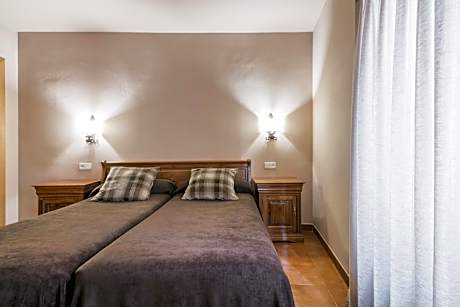 Apartment (3 Adults)