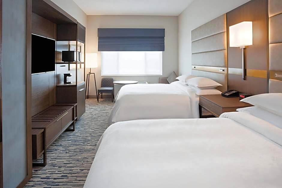 Sheraton St. Paul Woodbury Hotel