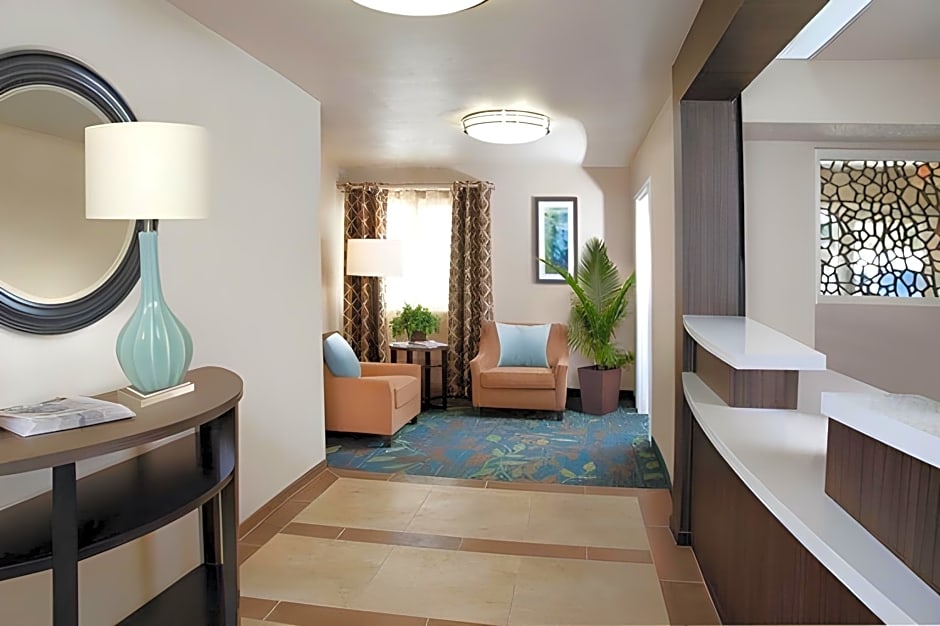 Candlewood Suites Lenexa - Overland Park Area By IHG