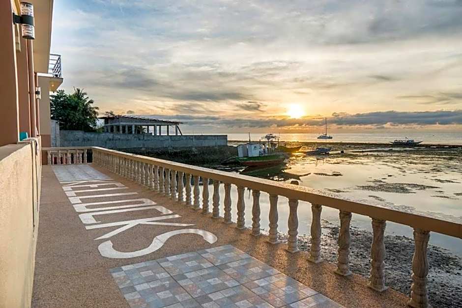 Kellocks' Seaview Apartelle