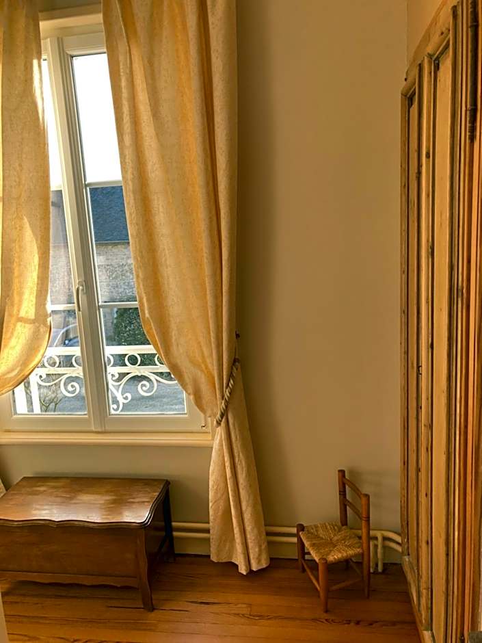 Les chambres d'Omaha Beach Etablissement avec deux chambres d'hôtes, petit-déjeuner compris fait-maison et produits locaux