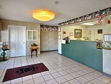 Super 8 by Wyndham Neosho