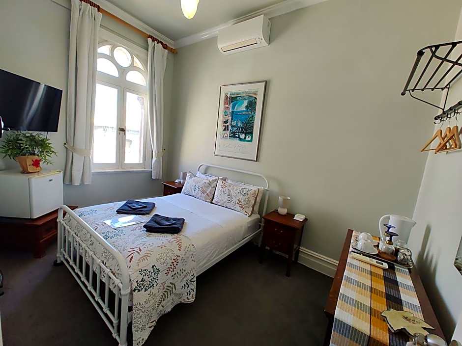 Photo 1 of 7 of Evelyn Room