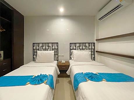 Deluxe Twin Room (No Window)