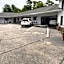 Colonial Motel