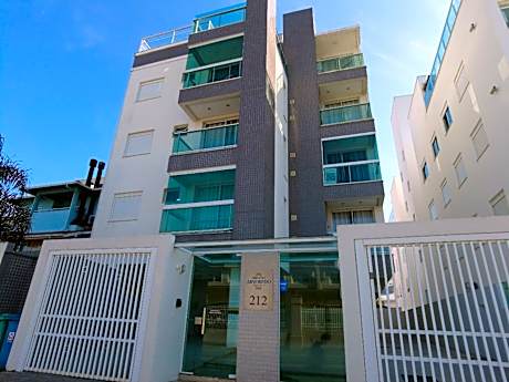 Cód 73 - Apto no Brisa do Arvoredo a 80m do mar