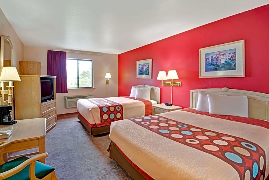 Super 8 by Wyndham Albuquerque West/Coors Blvd