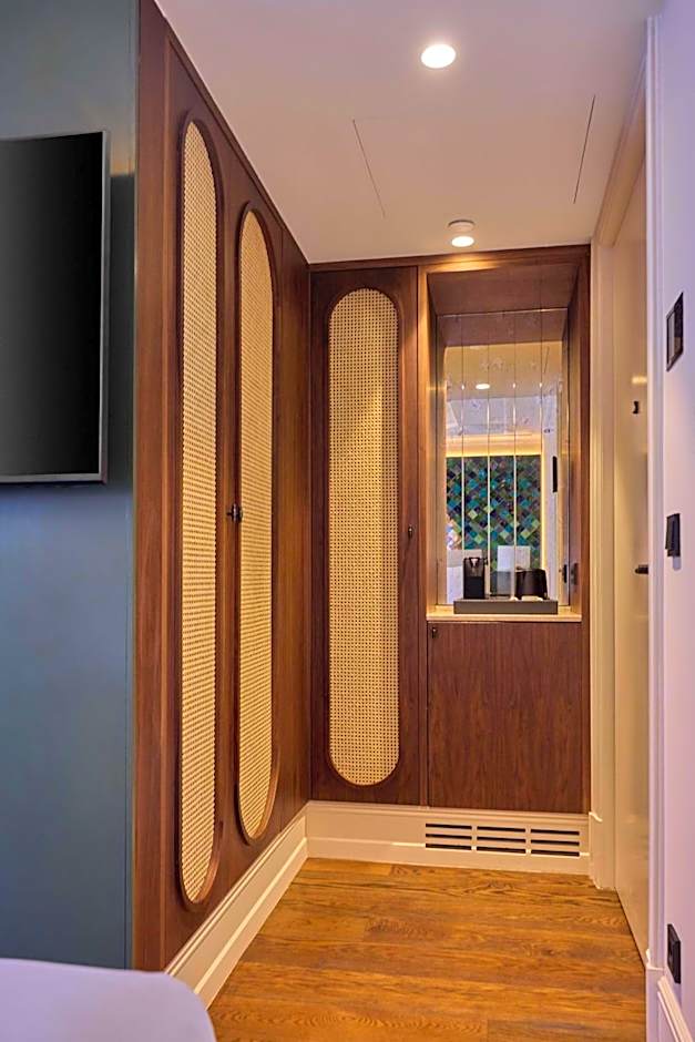 Duo Hotel Lisbon, Curio Collection by Hilton