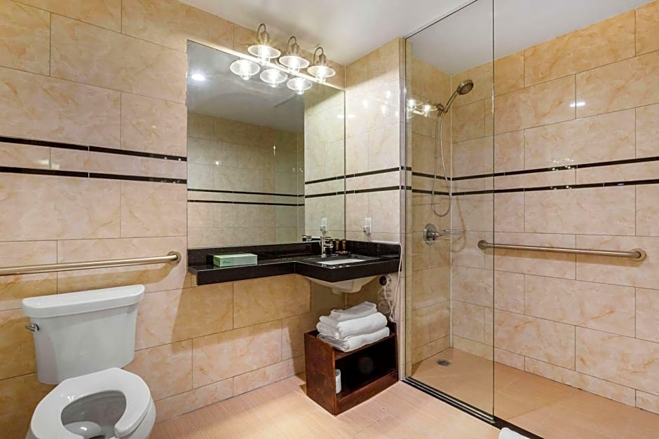 The L Hotel, Ascend Hotel Collection