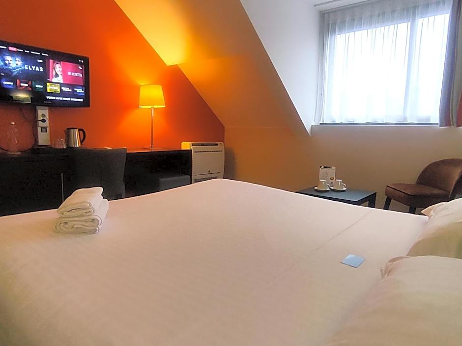 Hotel Be Guest Limoges Sud ex Black & Green