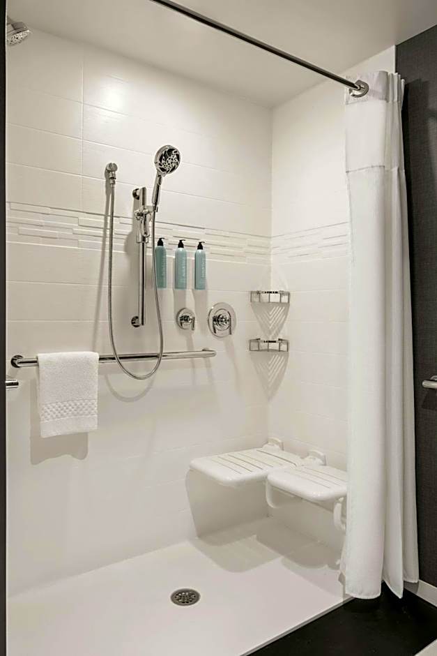 Residence Inn by Marriott Milwaukee Brookfield at Poplar Creek