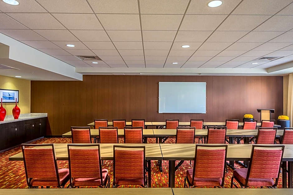 Courtyard by Marriott Charleston Downtown/Civic Center
