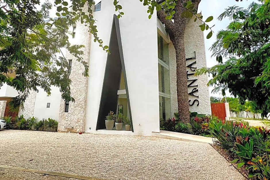 Spacious Penthouse with pool