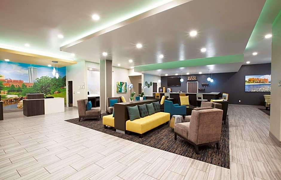 La Quinta Inn & Suites by Wyndham Tulsa Broken Arrow