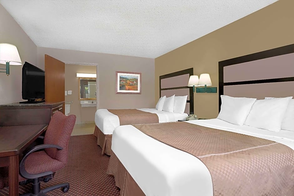 Days Inn by Wyndham Macon I-475