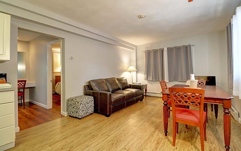 Hamilton Village Inn