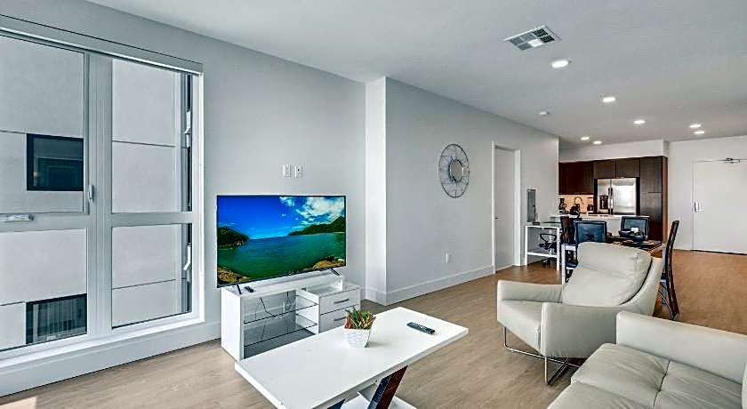 SuitesRUs Apart Hotel near Dodgers Stadium