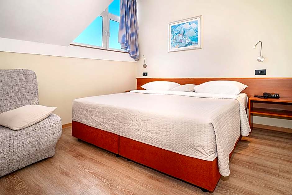 Photo 1 of 6 of Attic 1 Double Bed or 2 Beds, Mountain View