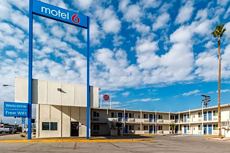 Motel 6-Blythe, CA - South
