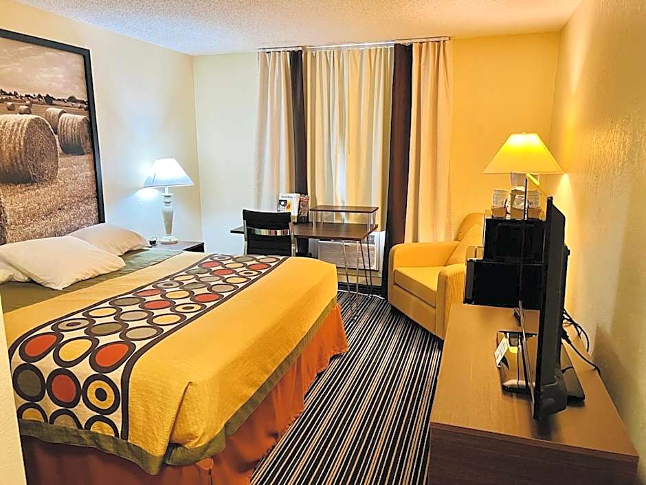 Super 8 by Wyndham Dodge City