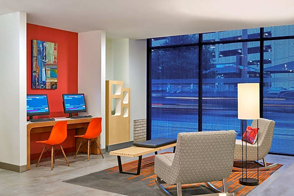 Aloft Houston Downtown