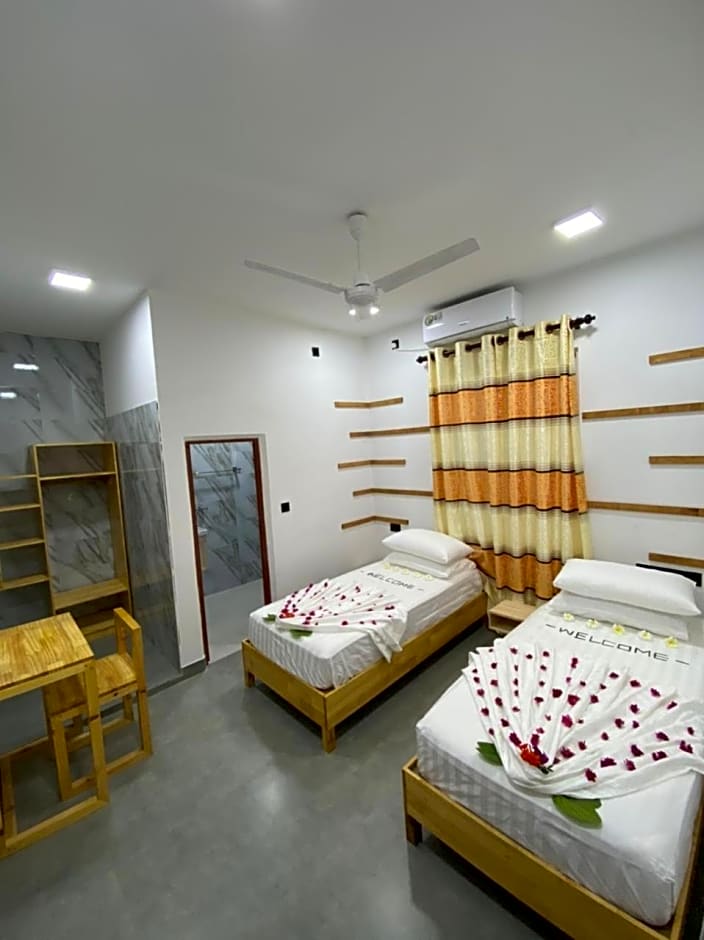 La Luna Boutique Dhangethi