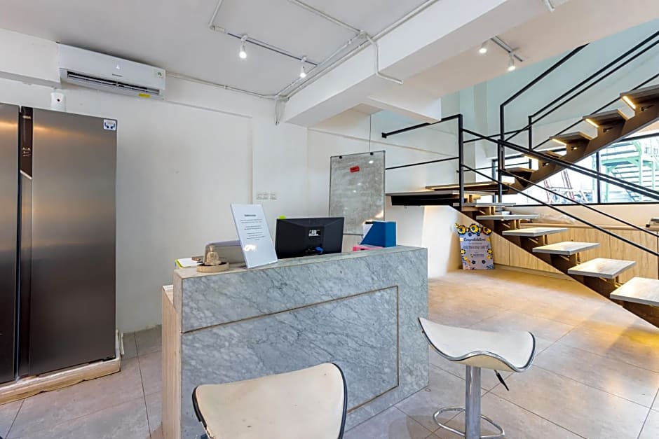 RedDoorz near Mangga Dua Mall