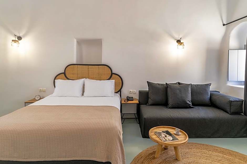 Evanthia Best View Thirassia Island Hotel