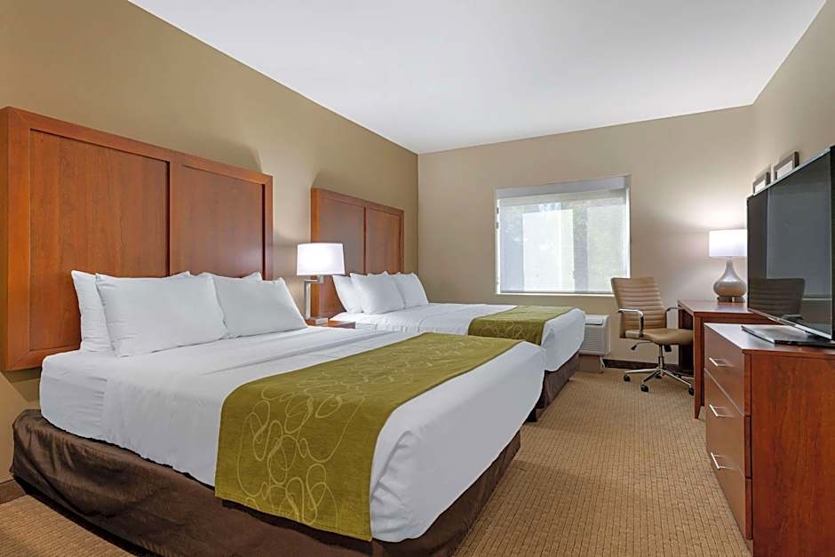 Photo 1 of 7 of 2 Queen Beds