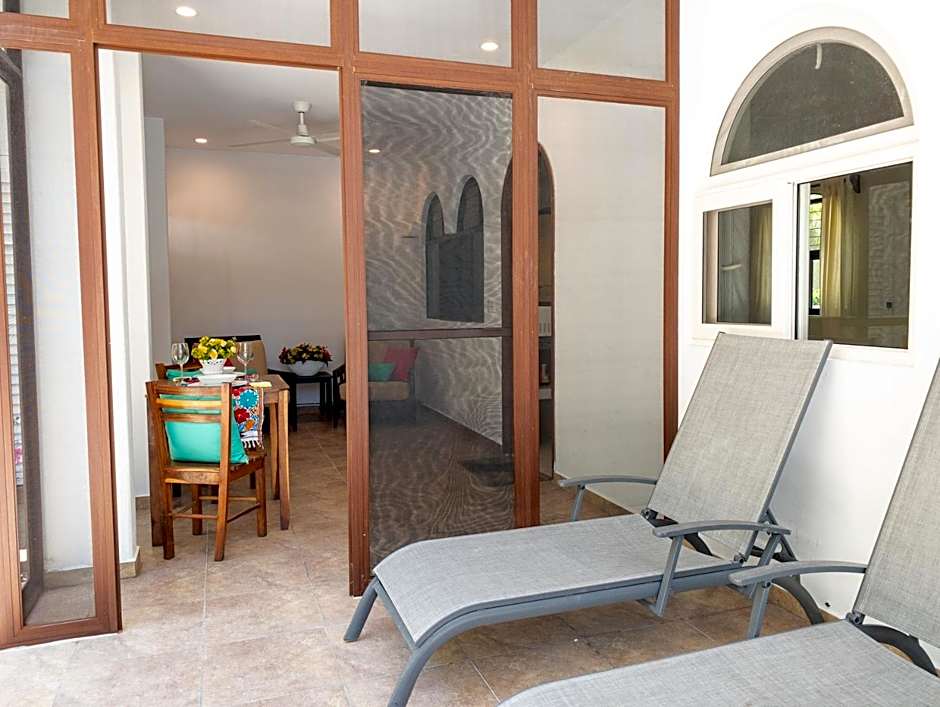 Casa Sonoma - Charming Condos Minutes from Beach & Reef