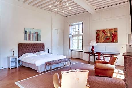 Deluxe King Suite