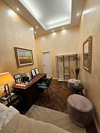 Single Room with Shared Toilet